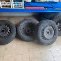 Ruota completa di cerchione 185/65 R 15