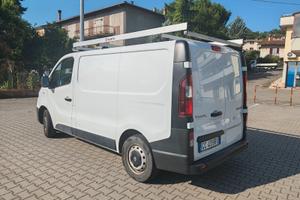 Renault Trafic T27 2.0 dCi 120 CV