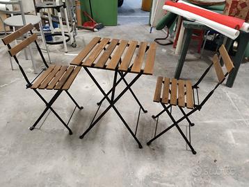 Tavolo + 2 sedie da giardino