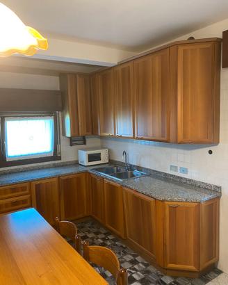 CUCINA IN LEGNO DI CILIEGIO