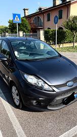 FORD FIESTA INCIDENTATA