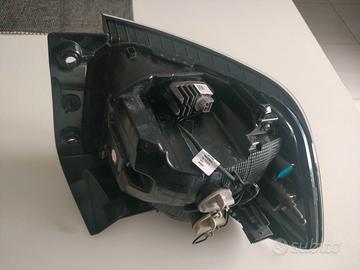 Faro posteriore lato passeggero Jeep Avenger