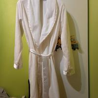 vestaglia bianca invernale bordata di raso