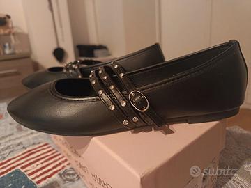 BALLERINE NERE CON CINTURINI E BORCHIETTE – N. 39