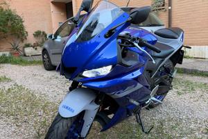 YAMAHA YZF R3