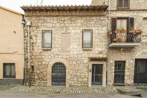 PALAZZINA A TARQUINIA