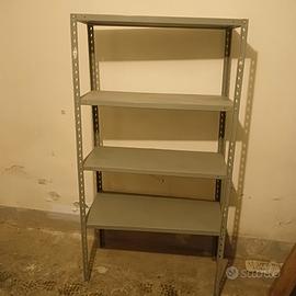 Scaffale in metallo