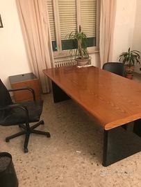 Scrivania e cassettiera da studio