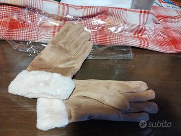 Guanti in pelle marrone chiaro 