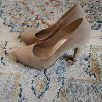 Décolleté con tacco alto