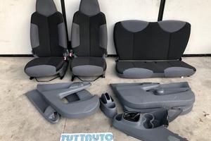 Sedili Citroen C1 5 porte anno 2010 stoffa