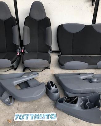 Sedili Citroen C1 5 porte anno 2010 stoffa