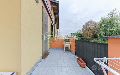 3 LOCALI CON TERRAZZO LIBERO SUBITO