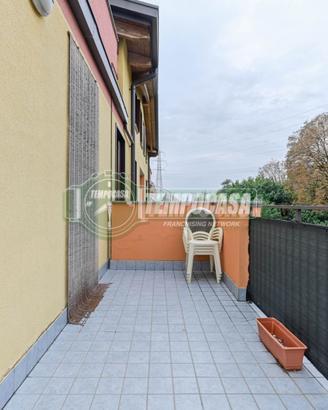 3 LOCALI CON TERRAZZO LIBERO SUBITO