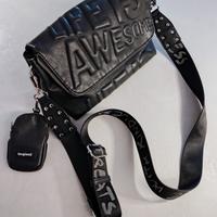 Borsa Desigual nera con scritte