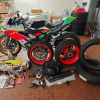 Aprilia RSV4 18 kit pronto pista PERFETTA