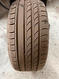 Pneumatici invernali 245/40r19