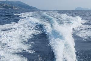 Barca con motori ed impianto elettrico rifatti