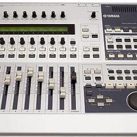 mixer digitale Yamaha 01X