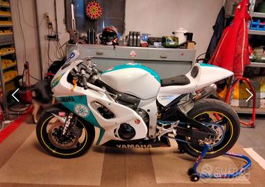 Yamaha YZF R6 - 2001