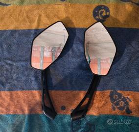 specchietti motocicletta 