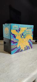 Pokémon Ascesa Eroica ETB Set Allenatore Fuoriclas