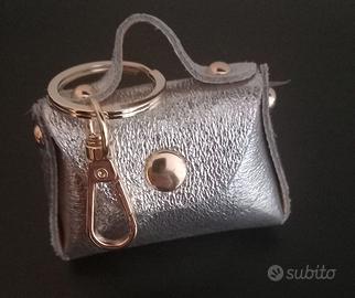 Ciondolo portachiavi Mini borsetta in pelle.