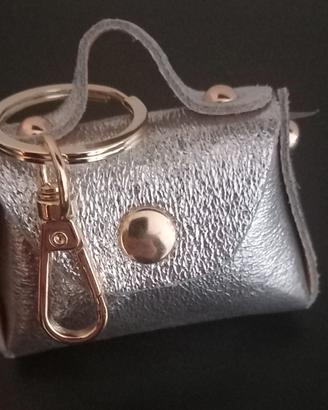 Ciondolo portachiavi Mini borsetta in pelle.