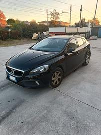 VOLVO V40 CROSS COUNTRY