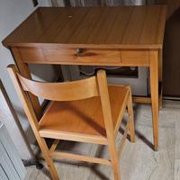 Scrivania con sedia