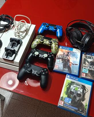 PS4 Fat 500GB + accessori,vedi descrizione