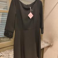 Vestito nero elegante. 