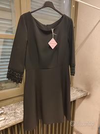 Vestito nero elegante. 