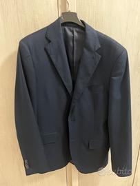 Completo uomo elegante