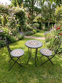 set giardino tavolo sedie ferro battuto e mosaico