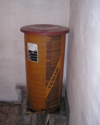 Botte in vetroresina da 200 litri