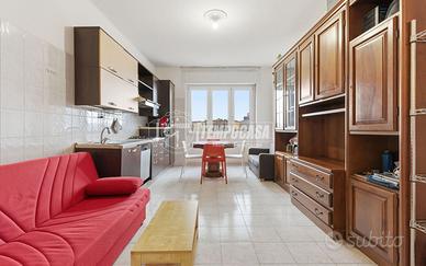 TRILOCALE DOPPI SERVIZI AD UN PASSO DALL MM2 VERDE