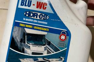 4 litri di disgregante per wc di camper e barche