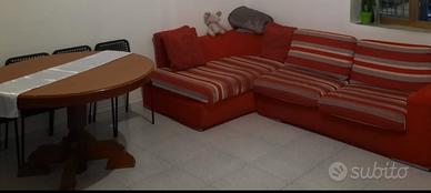 divano più tavolo 