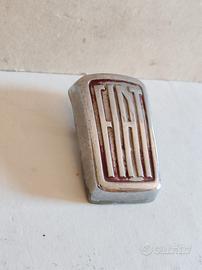 fregio logo fiat 600 epoca