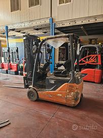 Carrello elevatore elettrico 1600 kg modello Toyot