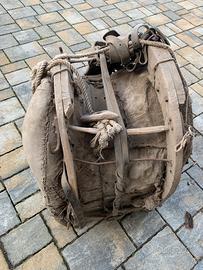 Antico Basto alpino per mulo