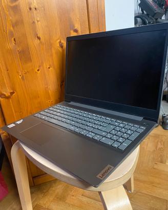 Lenovo V15 G1 - Come Nuovo - Ideale Studio/Lavoro