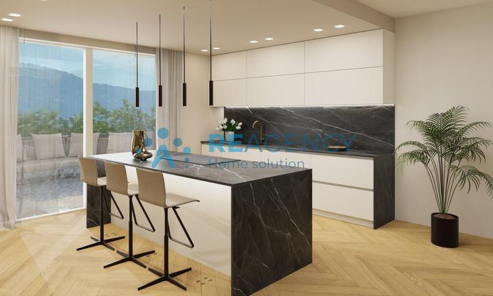 Elegante Appartamento Quadrilocale con Terrazzo ab