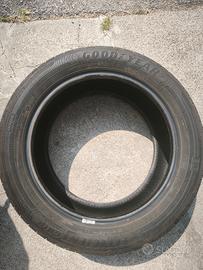 Peumaticici Goodyear EfficientGrip 215/55 R17 98W