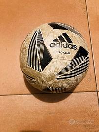 Pallone calcio Adidas Tiro Club