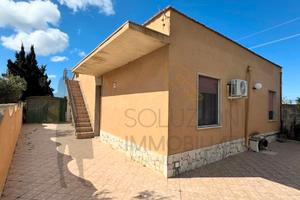 Villetta indipendente con giardino