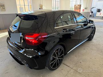 Mercedes A45 381 cv