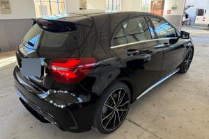 Mercedes A45 381 cv