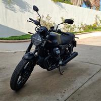 Moto guzzi v7 stone